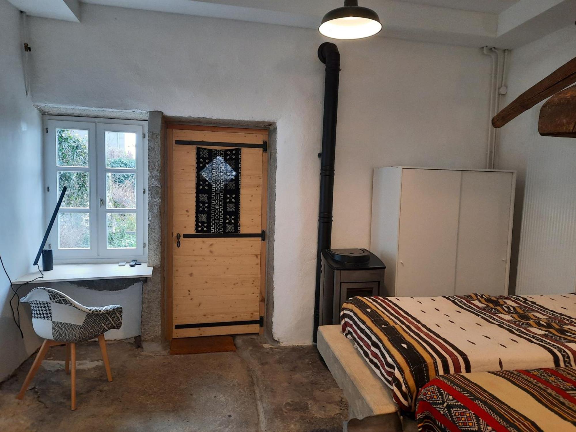 Dormir Au Pressoir Montagnieu  ภายนอก รูปภาพ